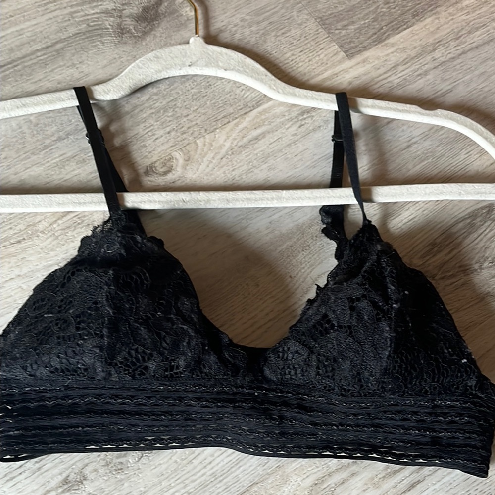 ROMWE Black Lace Triangle Bralette
